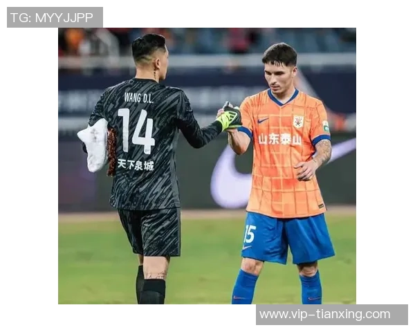 山东泰山中卫路易斯洛佩斯正式加盟西乙阿尔瓦赛特球队